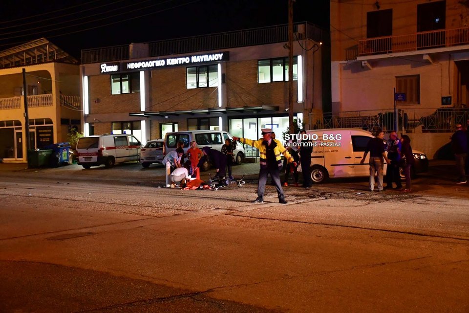 Ναύπλιο: Σύγκρουση ημιφορτηγού με μοτοσυκλέτα -Σε σοβαρή κατάσταση ο οδηγός του δικύκλου [εικόνες] | iefimerida.gr 2