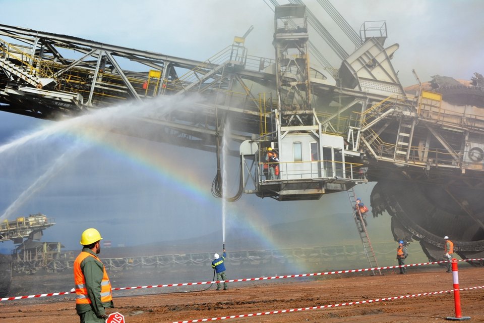 Κοζάνη: Aσκηση για ισχυρό σεισμό εντός των ορυχείων της ΔΕΗ	[εικόνες] | iefimerida.gr 1