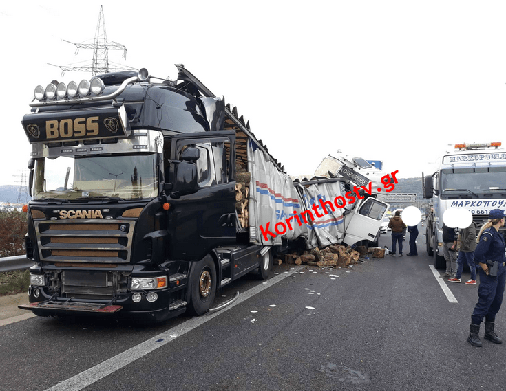 Σοβαρό τροχαίο με νταλίκα στο ύψος των διοδίων Ελευσίνας