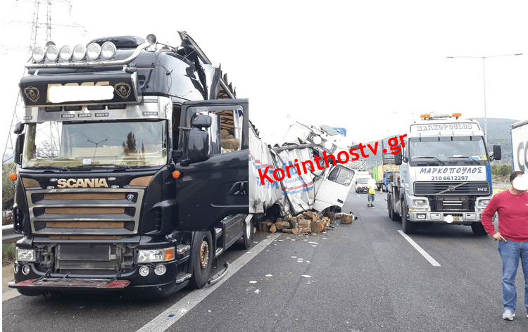 Εχουν πέσει ξύλα στο οδόστρωμα
