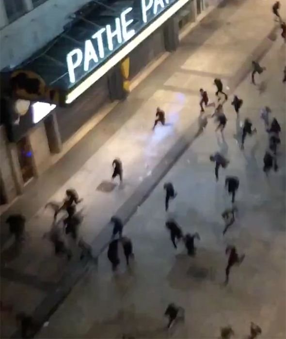 Οι μασκοφόροι/ φωτογραφία:twitter