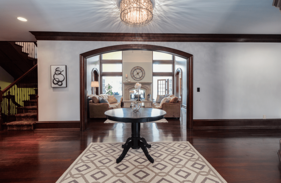 Αυτή είναι η εντυπωσιακή βίλα που μόλις αγόρασε ο Γιάννης Αντετοκούνμπο -Με εσωτερική πισίνα και home theater [εικόνες] | iefimerida.gr 4