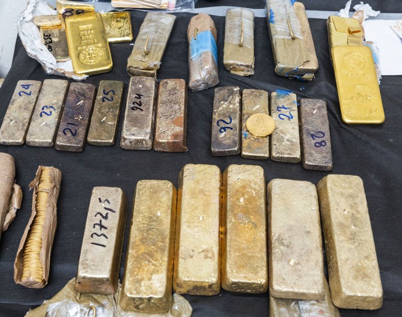 Ράβδοι χρυσού που κατασχέθηκαν από τις εγκληματικές οργανώσεις