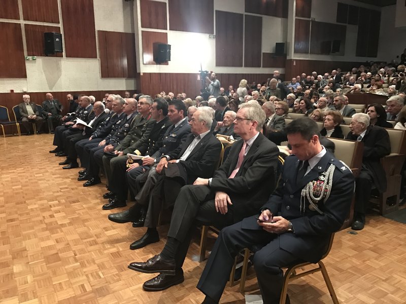 Φυσικά, το παρόν έδωσαν και ένστολοι από όλα τα σώματα