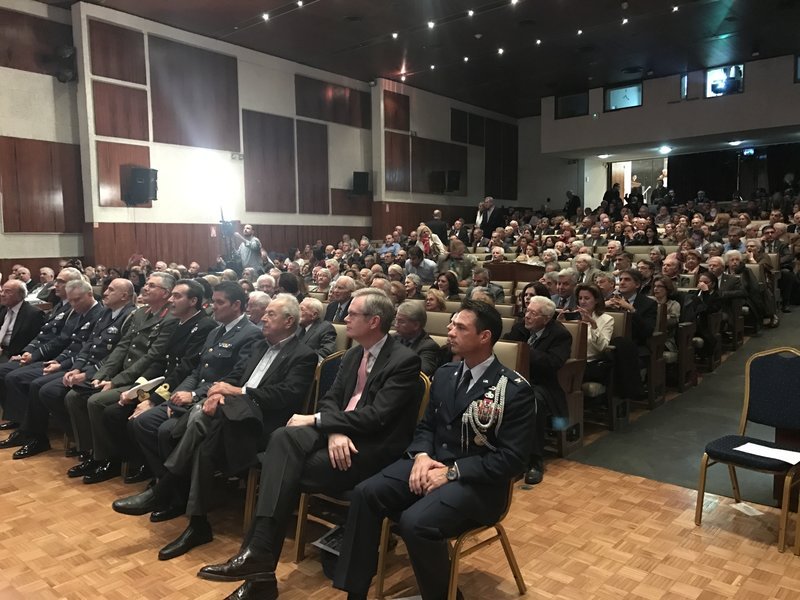 Φίλοι, νεότεροι και παλαιότεροι ήταν χθες εκεί για το βιβλίο, ζωντανό ημερομολόγιο