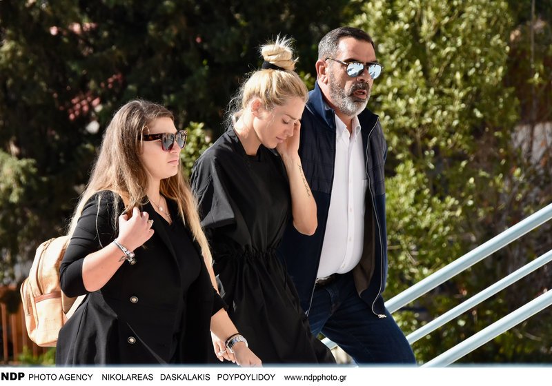 Το μοντέλο θα πει το τελευταίο αντίο στον άνδρα της που δολοφονήθηκε έξω από το σπίτι τους στην Βούλα