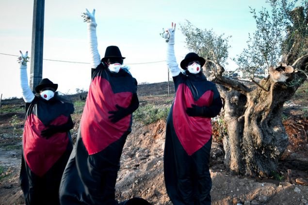 Συμβολική διαμαρτυρία πυρόπληκτων στο Μάτι