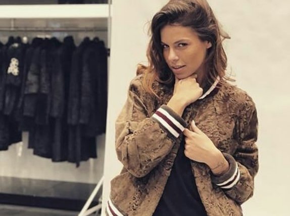 Ποιο κορίτσι που έφυγε από το GNTM πολιορκείται τώρα από το Playboy [εικόνες] | iefimerida.gr 0