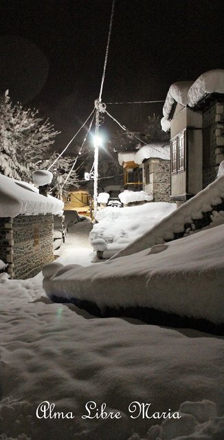 Άποψη από χιονισμένο σοκάκι της Μηλιάς / Φωτογραφία: epiruspost.gr
