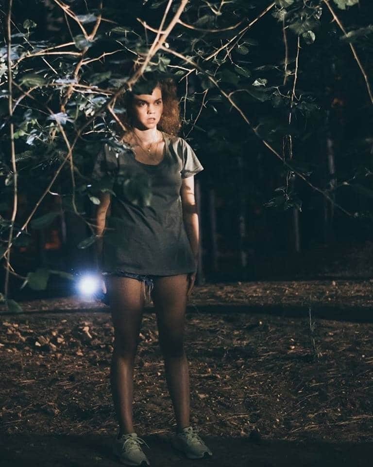 Ωστόσο όπως θα προσέξει και όποιος δει το επεισόδιο η πλοκή του σίριαλ με την υπόθεση του άτυχου φοιτητή από την Κρήτη έχουν πολλά κοινά σημεία.