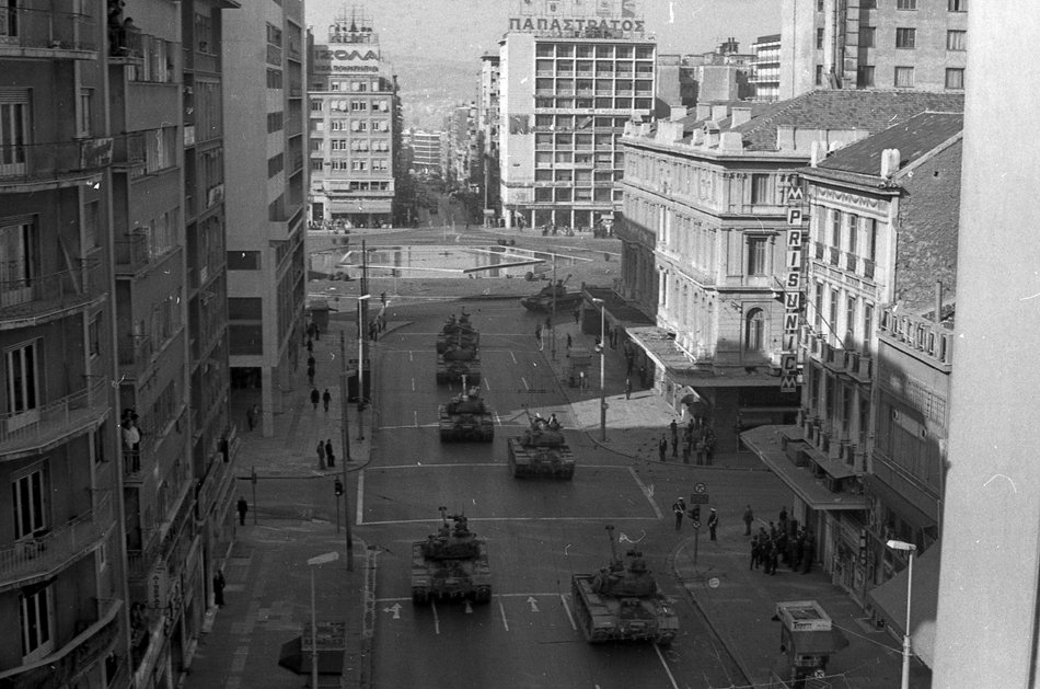 Η χούντα επέβαλλε το φόβο βγάζοντας τα τανκς στους δρόμους