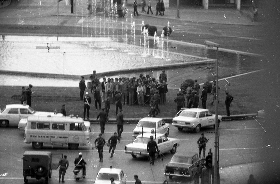 Συγκεντρωμένοι στην Ομόνοια για αντεθνική δράση