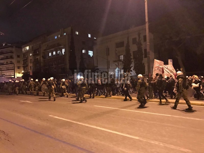 Επέτειος Πολυτεχνείου: Χιλιάδες κόσμου στην πορεία προς την αμερικανική πρεσβεία | iefimerida.gr 0