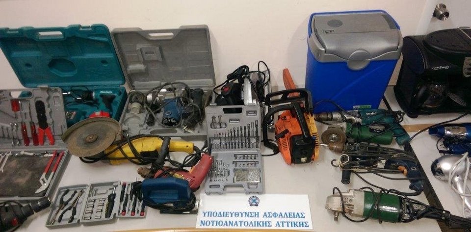  Συνελήφθη, στο Μαρκόπουλο ένας Αλβανός, κατηγορούμενος για διαρρήξεις και κλοπές σε εξοχικές κατοικίες στο Πόρτο Ράφτη.