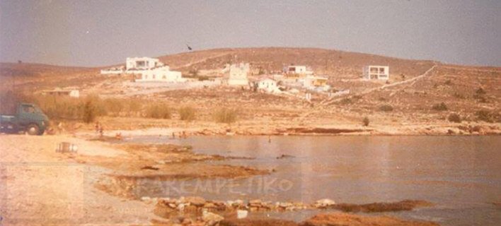 Η παραλία της Αζολίμνου. / Φωτογραφία: SyraRempetiko