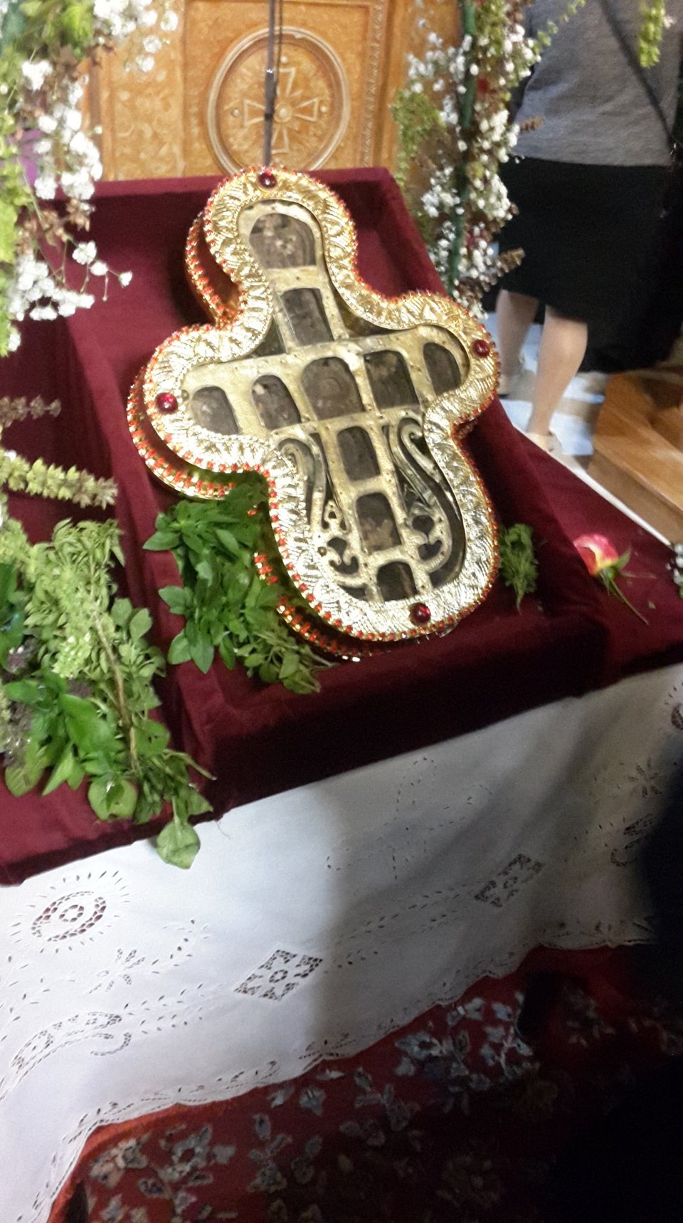 Στο Μουζάκι Καρδίτσας το Τίμιο Ξύλο από το Τροβάτο Ευρυτανίας [εικόνες & βίντεο] | iefimerida.gr 1