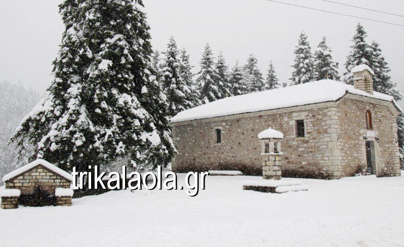 Μάλιστα στο χιονοδρομικό κέντρο Περτουλίου το χιόνι έφτασε τους 50 πόντους.
