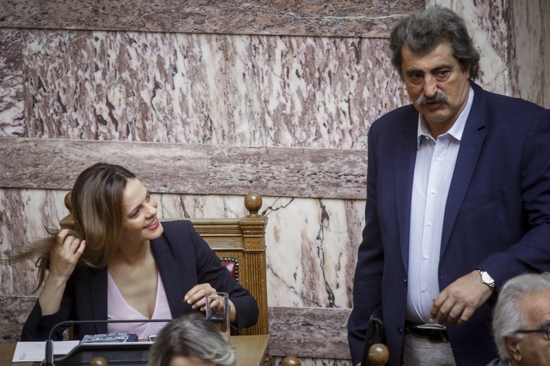 Ο κ. Πολάκης έκανε την κ. Αχτσιόγλου να γελά