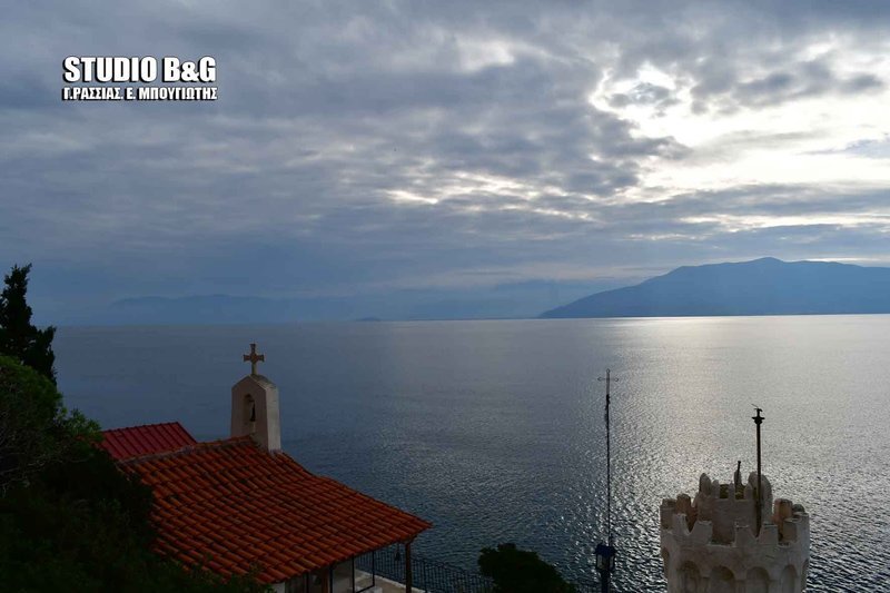 Το μικρό εκκλησάκι είναι φτιαγμένο με... κρασί