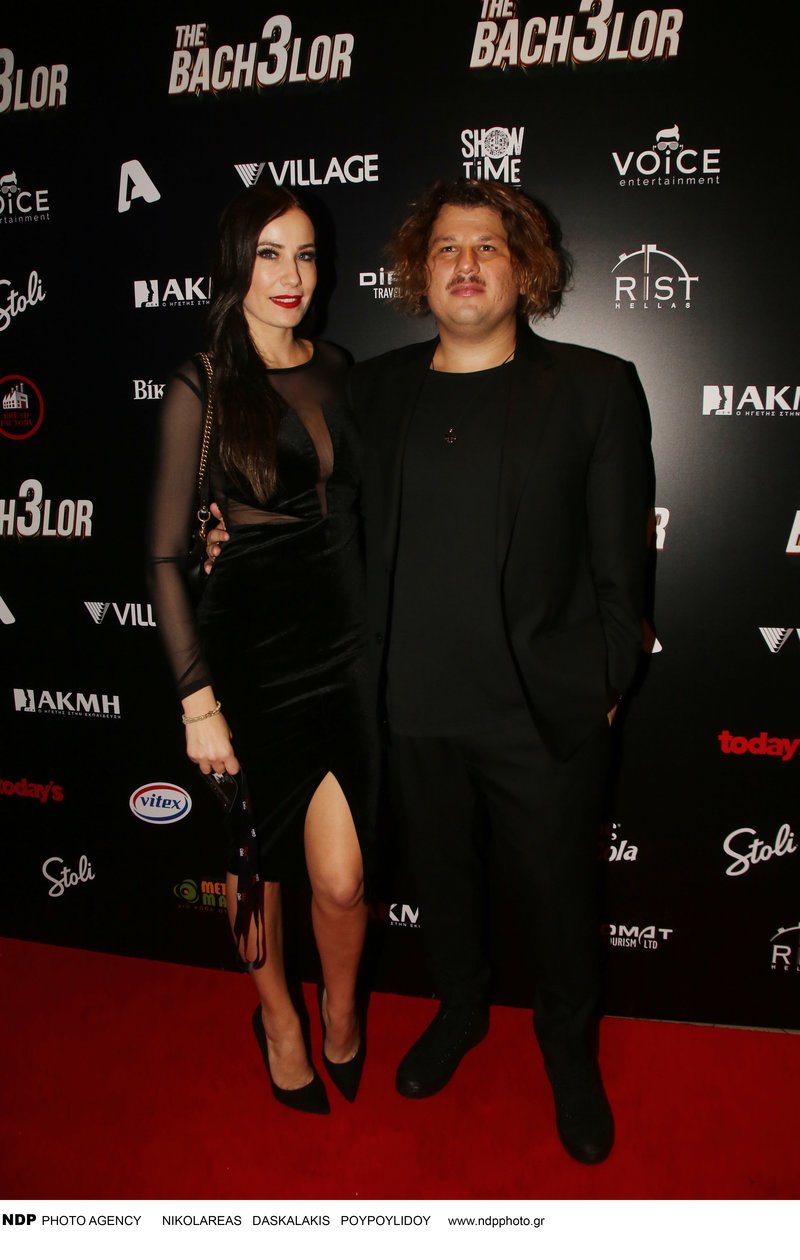 .Στέλλα Γιαμπουρά-Τζον Καγιούλης