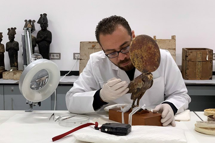 Αιγύπτιοι συντηρητές δουλεύουν πυρετωδώς