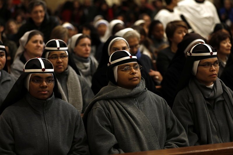 Χιλιάδες πιστοί από όλο τον κόσμο συρρέουν στη Βηθλεέμ για τα Χριστούγεννα [εικόνες] | iefimerida.gr 2