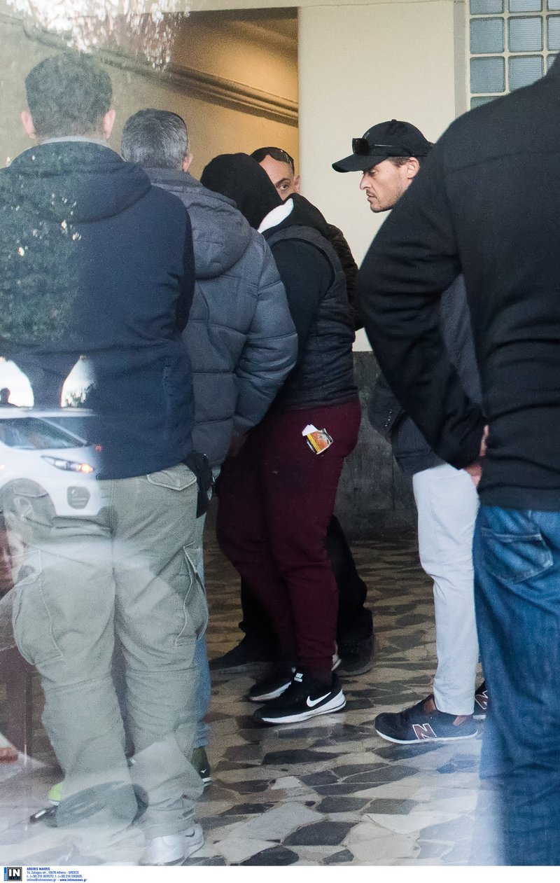 Εγκλημα στη Ρόδο: Προφυλακιστέοι οι δύο νεαροί -Η αστυνομία τους φυγάδευσε, οργή στο νησί [εικόνες&βίντεο] | iefimerida.gr 1