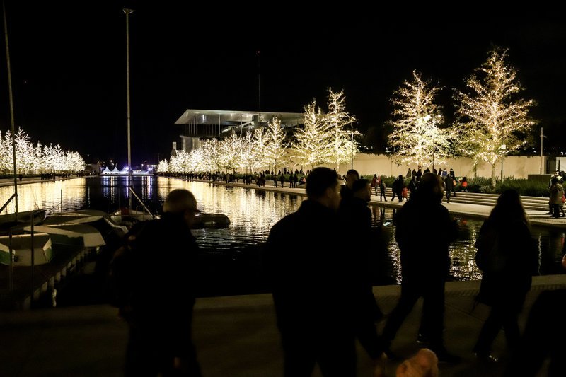 O ηθοποιός μάλιστα σήμανε την έναρξη των χριστουγεννιάτικων εκδηλώσεων.