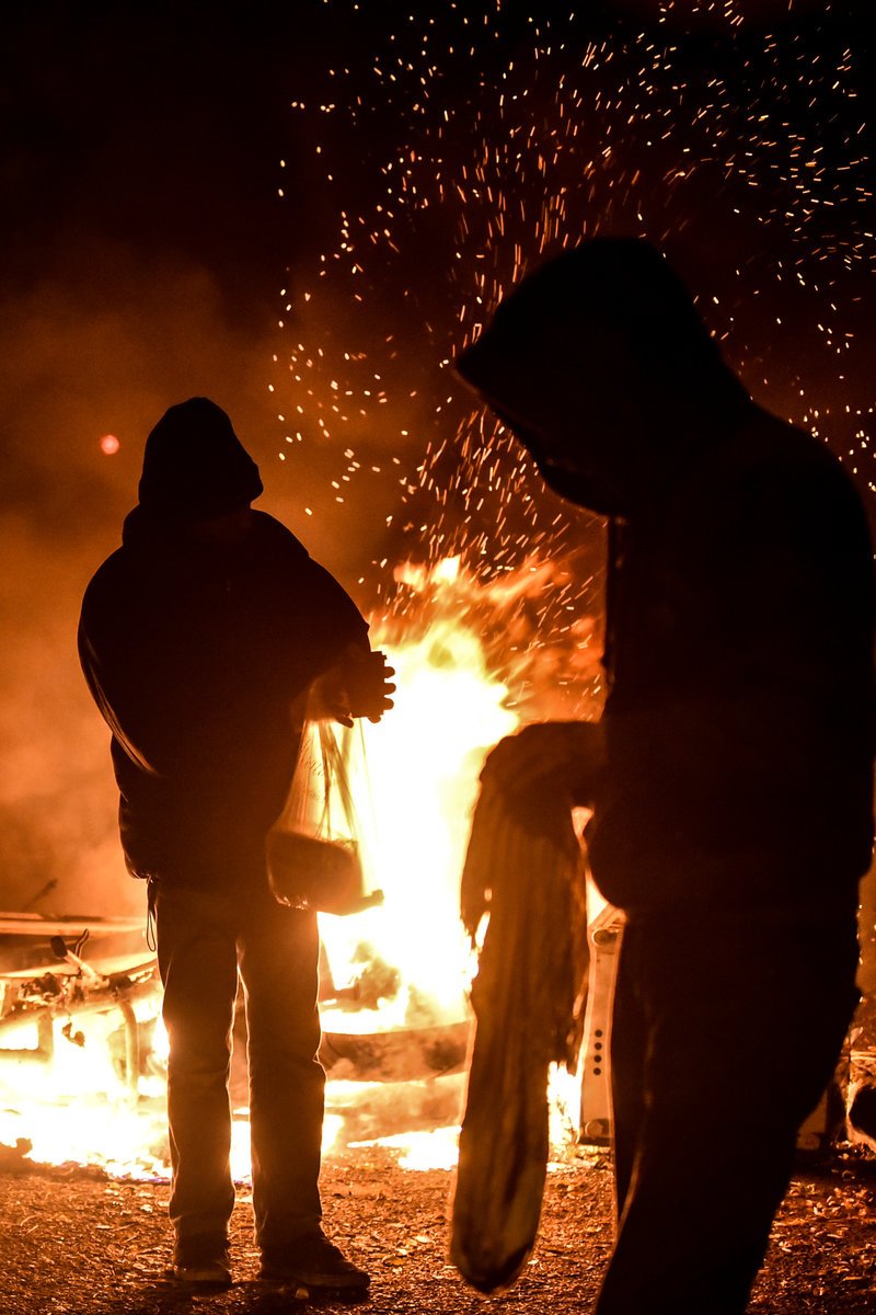 Αγριες συγκρούσεις στα Εξάρχεια -«Αίαντας» και ΜΑΤ κατά κουκουλοφόρων [εικόνες & βίντεο] | iefimerida.gr 10