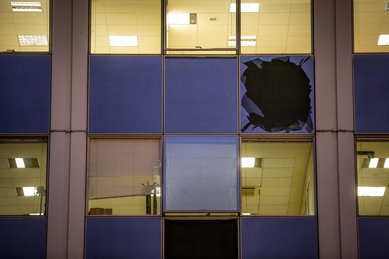 Βόμβα στον ΣΚΑΪ -Δέκα κιλά εκρηκτικών, άνοιξε κρατήρας, μεγάλες ζημιές [εικόνες & βίντεο] | iefimerida.gr 10