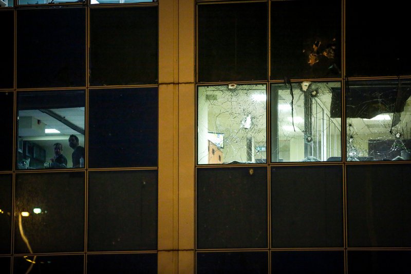 Βόμβα στον ΣΚΑΪ -Δέκα κιλά εκρηκτικών, άνοιξε κρατήρας, μεγάλες ζημιές [εικόνες & βίντεο] | iefimerida.gr 9