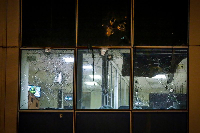 Βόμβα στον ΣΚΑΪ -Δέκα κιλά εκρηκτικών, άνοιξε κρατήρας, μεγάλες ζημιές [εικόνες & βίντεο] | iefimerida.gr 8