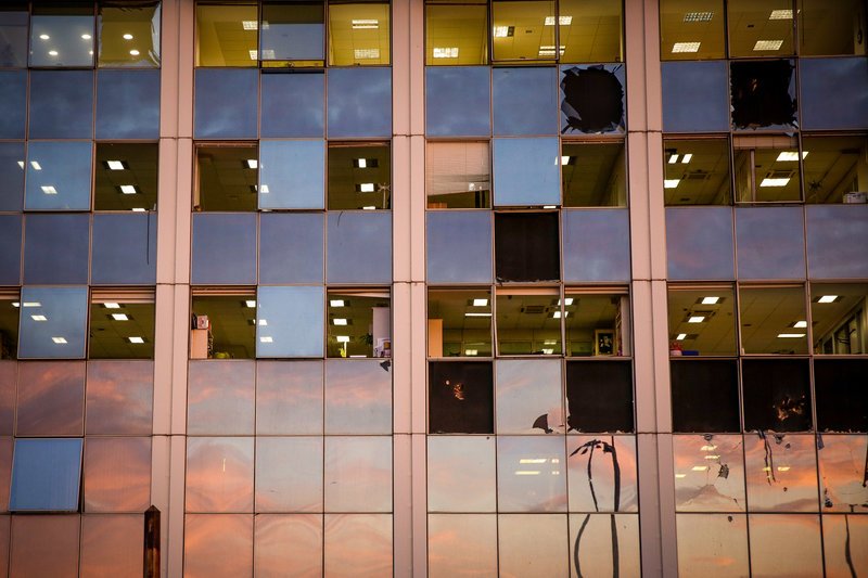 Βόμβα στον ΣΚΑΪ -Δέκα κιλά εκρηκτικών, άνοιξε κρατήρας, μεγάλες ζημιές [εικόνες & βίντεο] | iefimerida.gr 7