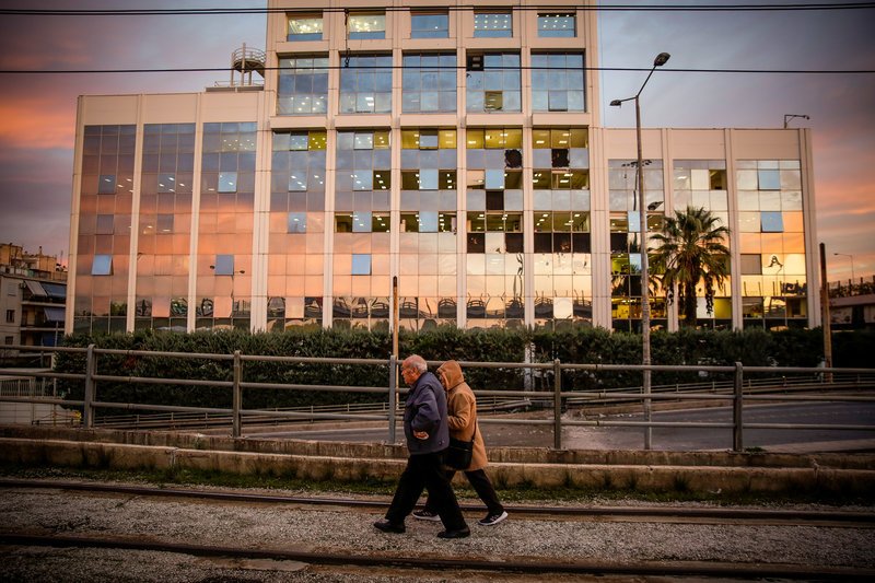 Βόμβα στον ΣΚΑΪ -Δέκα κιλά εκρηκτικών, άνοιξε κρατήρας, μεγάλες ζημιές [εικόνες & βίντεο] | iefimerida.gr 6