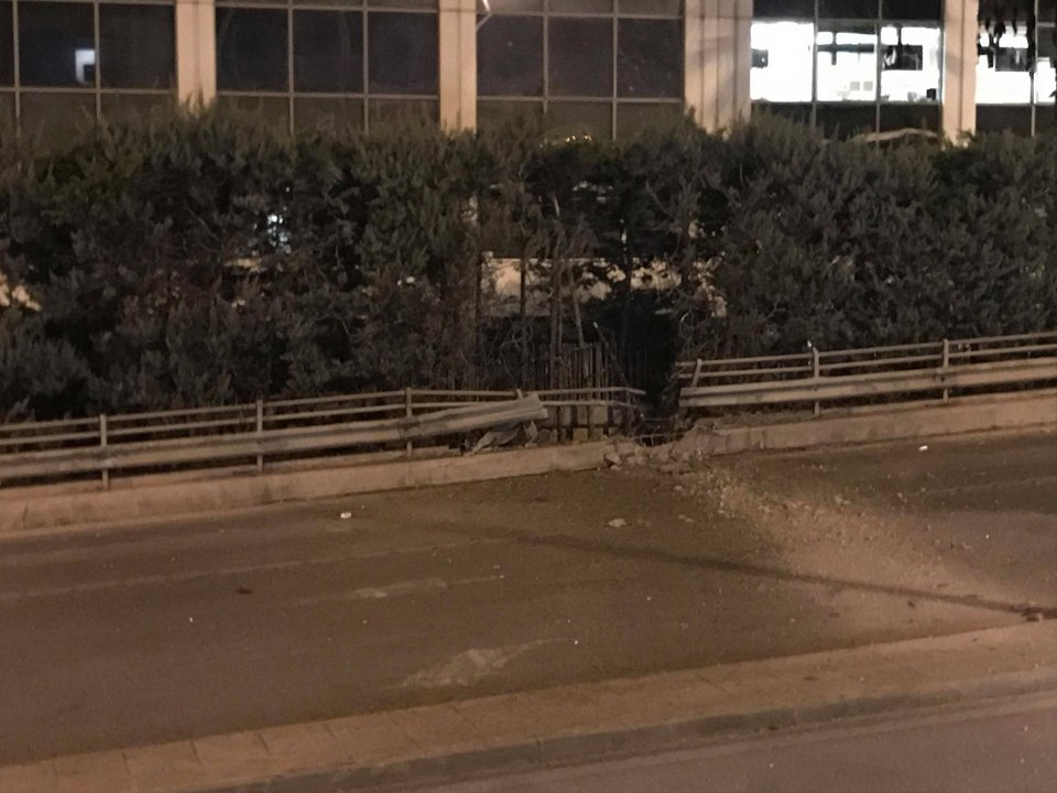 Εξερράγη βόμβα στον τηλεοπτικό σταθμό ΣΚΑΪ -Ηταν μέσα σε σάκο [εικόνες & βίντεο] | iefimerida.gr 8