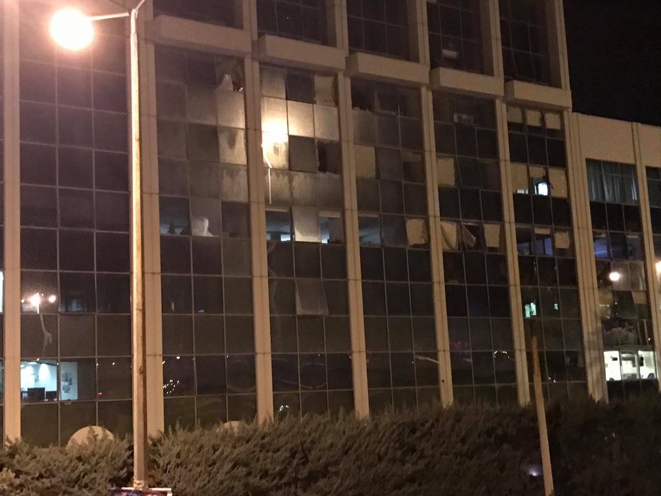 Εξερράγη βόμβα στον τηλεοπτικό σταθμό ΣΚΑΪ -Ηταν μέσα σε σάκο [εικόνες & βίντεο] | iefimerida.gr 6