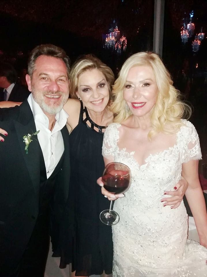 Παντρεύτηκε η Λίζα Δουκακάρου -Ο ξέφρενος χορός της νύφης στο πάρτι του γάμου [εικόνες & βίντεο] | iefimerida.gr 1