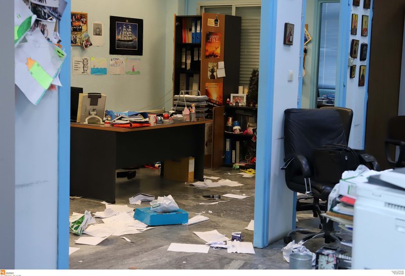 Αντιπρύτανης ΑΠΘ: Σήμερα το Πανεπιστήμιο θρηνεί την καταστροφή της Θεολογικής Σχολής [εικόνες] | iefimerida.gr 8