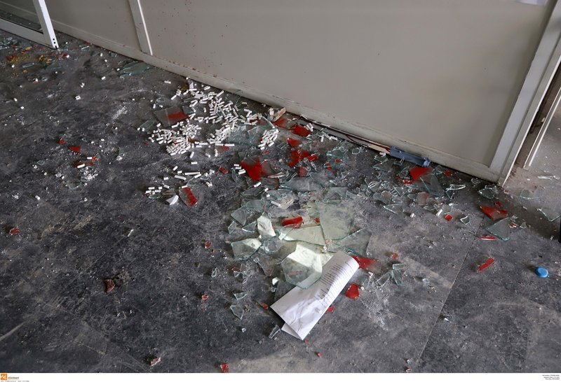 Αντιπρύτανης ΑΠΘ: Σήμερα το Πανεπιστήμιο θρηνεί την καταστροφή της Θεολογικής Σχολής [εικόνες] | iefimerida.gr 7