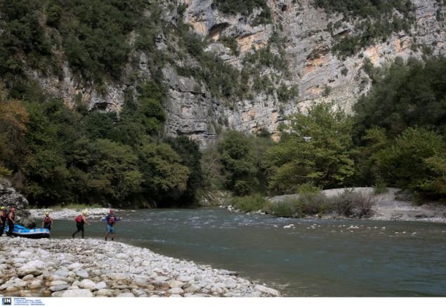 Ράφτινγκ στον Αραχθο -Γιατί είναι μια από τις ομορφότερες διαδρομές [εικόνες] | iefimerida.gr 4