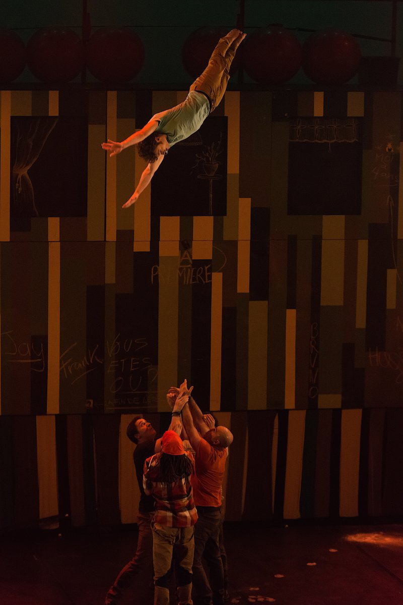 Ακροβάτες από το Cirque du Soleil και Cirque Εloize στο Κέντρο Πολιτισμού Ιδρυμα Νιάρχος [εικόνες] | iefimerida.gr 0