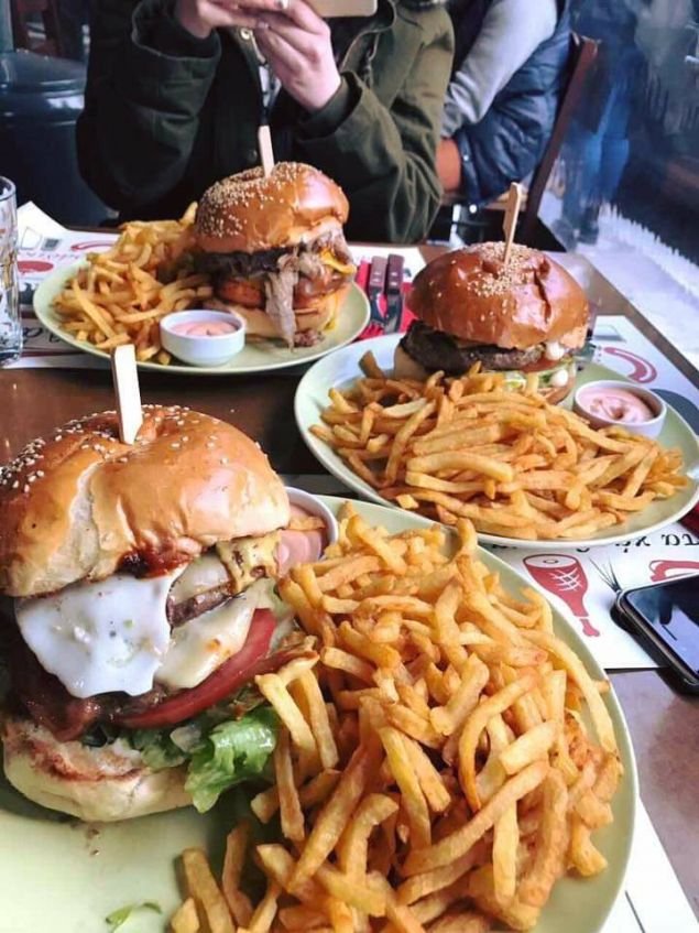 Οδηγός για μπέργκερ στην Αθήνα- Πού θα βρεις τα πιο νόστιμα, τα πιο περίεργα και τα πιο... τεράστια [εικόνες] | iefimerida.gr 2