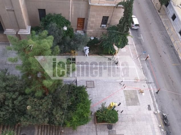 Εκρηξη στο Κολωνάκι, στον Αγ. Διονύσιο -Τραυματίες αστυνομικός και ο νεωκόρος | iefimerida.gr 1