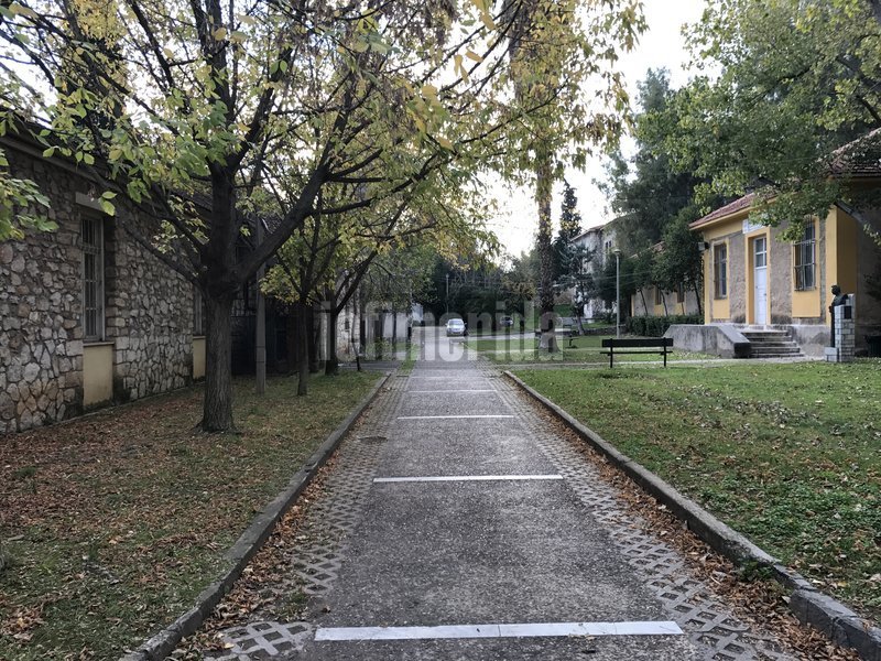 6. Τα Παραπήγματα (μεταξύ ΝΙΜΙΤΣ και Μεγάρου Μουσικής) ήταν η έδρα της βρετανικής 23ης Τεθωρακισμένης Ταξιαρχίας.