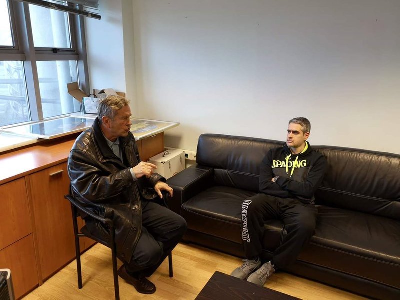 Στα γραφεία του Αρη ο 74χρονος Γιάννης Ιωαννίδης [εικόνες] | iefimerida.gr 1