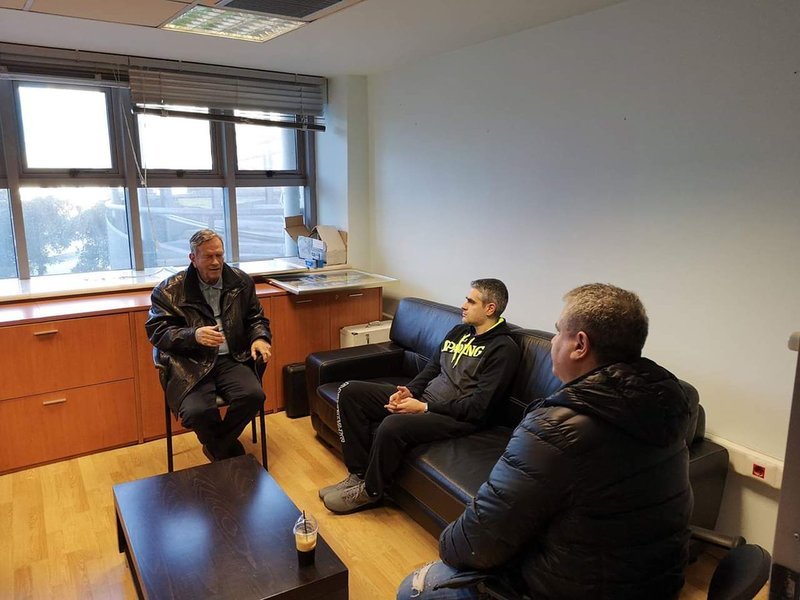 Στα γραφεία του Αρη ο 74χρονος Γιάννης Ιωαννίδης [εικόνες] | iefimerida.gr 0