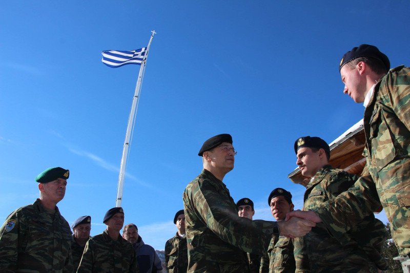 Απόλυτα ικανοποιημένος από το φρόνημα των οπλιτών ο Αρχηγός ΓΕΣ Αλκιβιάδης Στεφανής- φωτογραφία eurokinissi