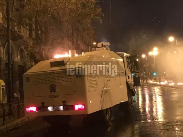 Το ειδικό υδροφόρο όχημα της ΕΛ.ΑΣ.