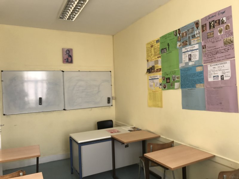 Ρεπορτάζ iefimerida: Περάσαμε μια ημέρα στο ελληνικό σχολείο των Βρυξελλών -Πώς περνούν οι 148 μαθητές | iefimerida.gr 22