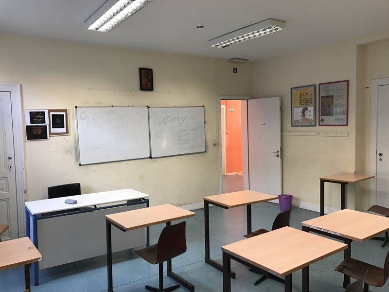 Ρεπορτάζ iefimerida: Περάσαμε μια ημέρα στο ελληνικό σχολείο των Βρυξελλών -Πώς περνούν οι 148 μαθητές | iefimerida.gr 14